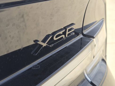 New 2026 Toyota Prius Plug-In Hybrid FWD image 8