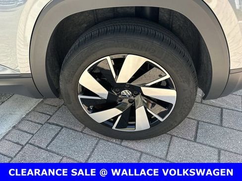 Certified 2024 Volkswagen Atlas Cross Sport SE w/ Panoramic Sunroof Package image 11