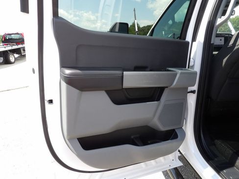 Used 2024 Ford F550 4x4 Crew Cab Super Duty w/ XLT Value Package image 29