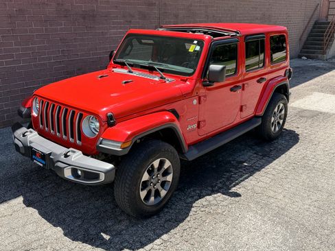 Used 2020 Jeep Wrangler Unlimited Sahara w/ Uconnect 4C Nav & Sound Group AWD/4WD image 2