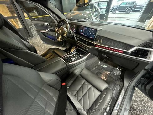 Used 2024 BMW X5 M60i AWD/4WD image 25