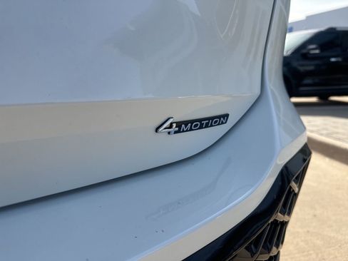 New 2026 Volkswagen Tiguan SE R-Line AWD/4WD image 9