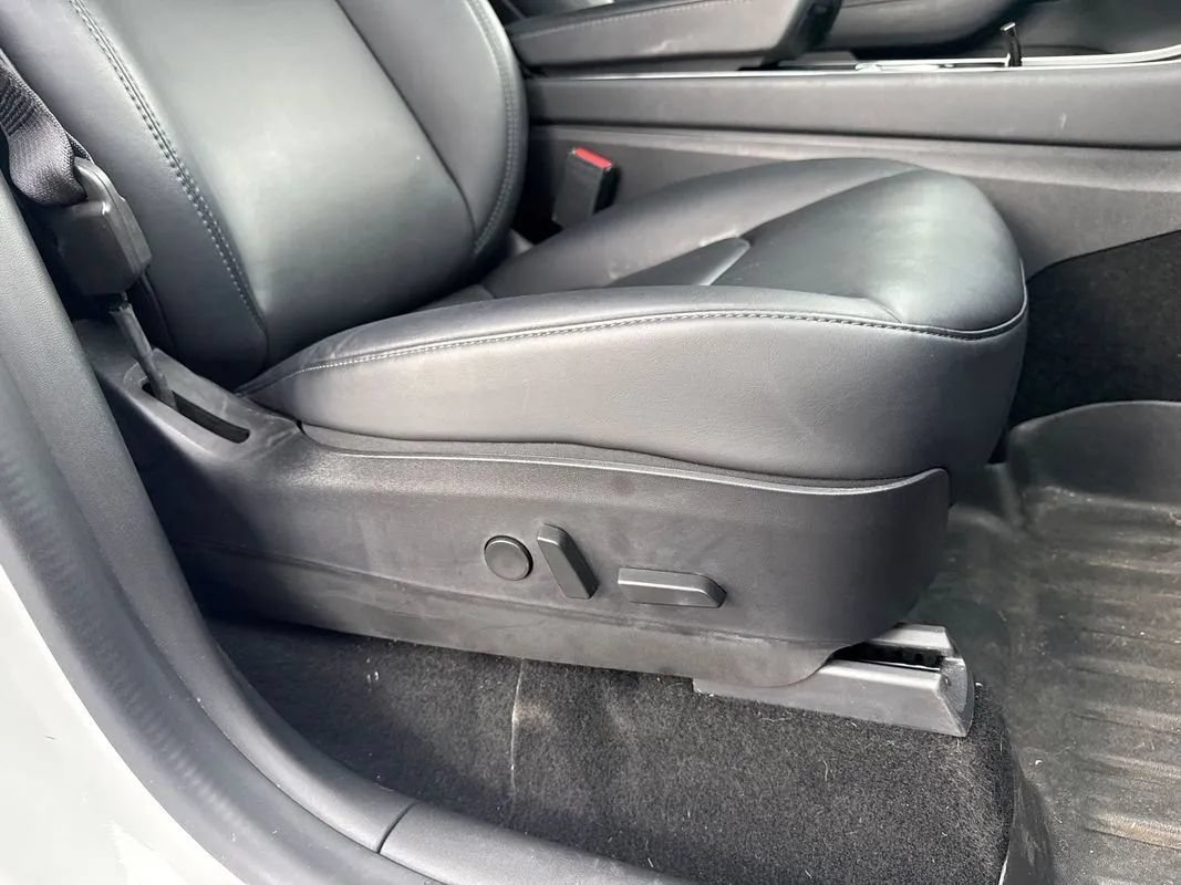 Used 2020 Tesla Model Y Long Range AWD/4WD image 33