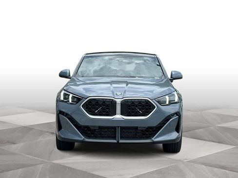 Used 2025 BMW X2 xDrive28i AWD/4WD image 3