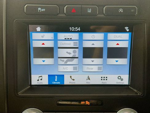 Used 2018 Ford Expedition Limited w/ Equipment Group 301A RWD image 18