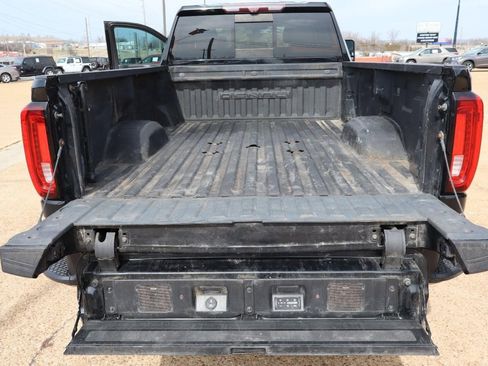 Used 2020 GMC Sierra 2500 Denali w/ Denali Ultimate Package image 9