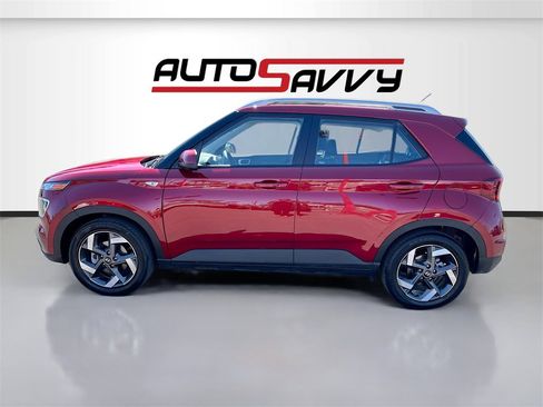 Used 2025 Hyundai Venue SEL image 4