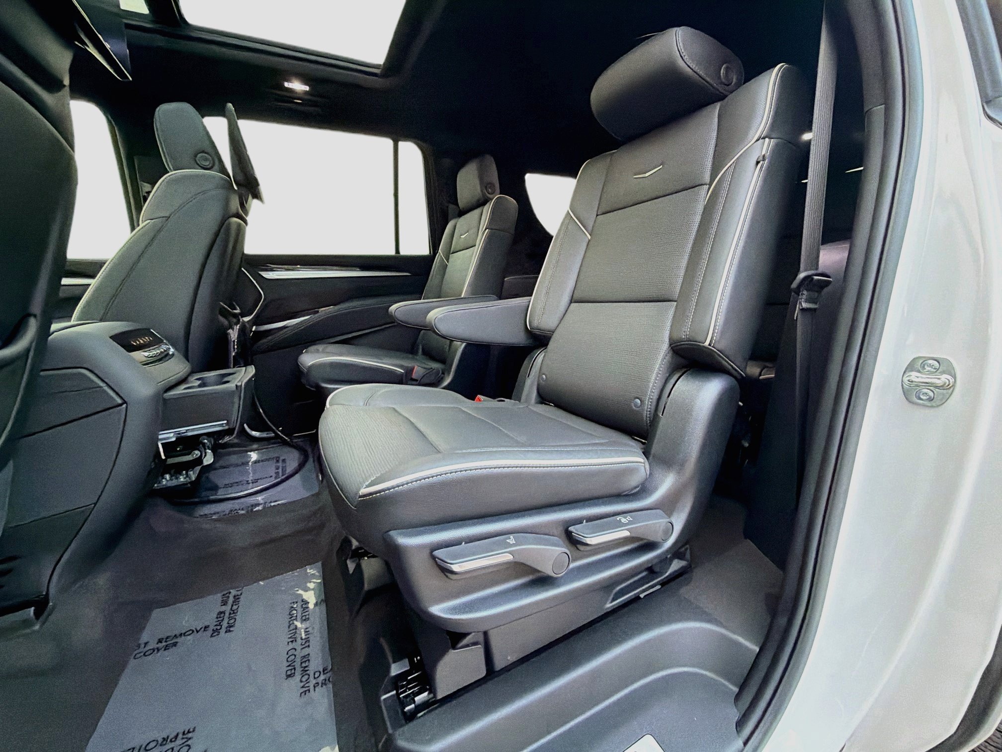 Used 2025 Cadillac Escalade ESV Sport w/ Touring Package AWD/4WD image 23