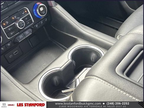 Used 2024 GMC Yukon SLT w/ SLT Premium Package image 33