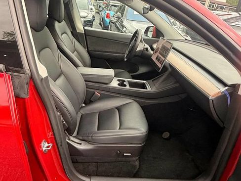 Used 2022 Tesla Model Y Performance AWD/4WD image 3