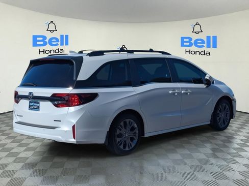 New 2026 Honda Odyssey Touring image 3