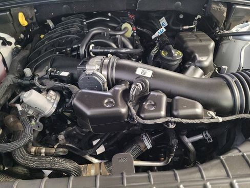 Used 2023 Jeep Grand Cherokee Limited w/ MOPAR Finishing Package AWD/4WD image 30