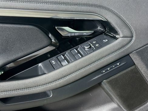 Used 2022 Land Rover Range Rover Evoque SE image 24