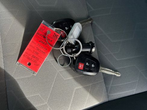 Used 2022 Toyota Tacoma TRD Off-Road w/ Technology Package image 36