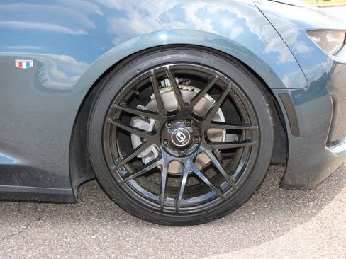 Used 2021 Chevrolet Camaro LT RWD image 5