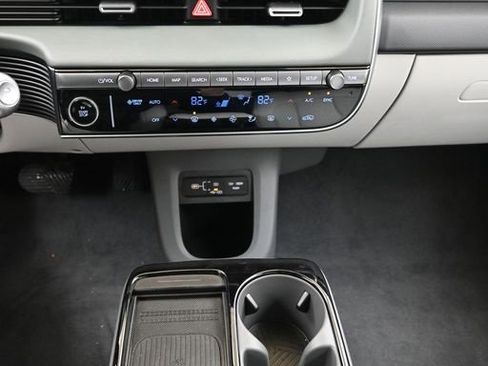 Used 2025 Hyundai Ioniq 5 Limited image 28
