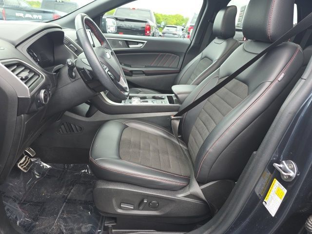 Used 2024 Ford Edge ST-Line w/ Class II Trailer Tow Package AWD/4WD image 10
