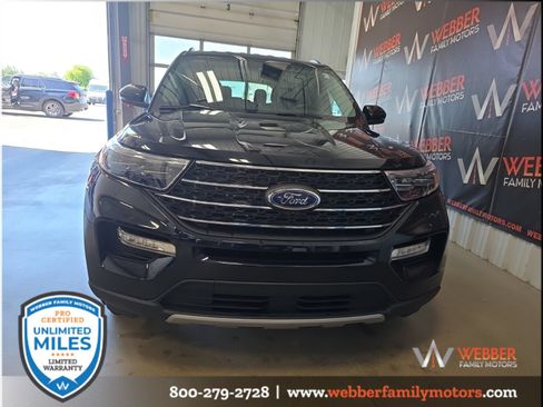 Used 2024 Ford Explorer XLT w/ Equipment Group 202A AWD/4WD image 2