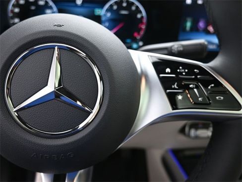 New 2026 Mercedes-Benz GLA 250 image 14