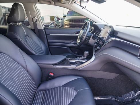 Used 2023 Toyota Camry SE image 17