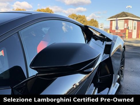 Used 2024 Lamborghini Revuelto image 15