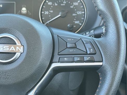 Used 2023 Nissan Kicks SR FWD image 18
