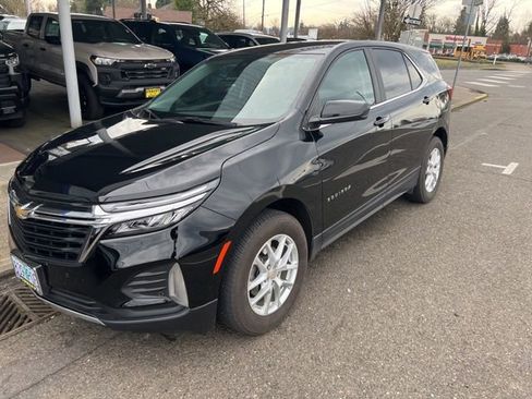 Used 2024 Chevrolet Equinox LT image 3