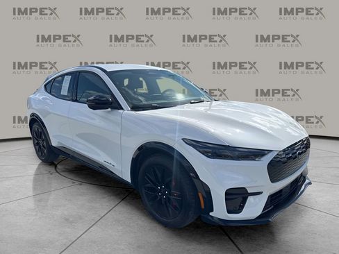 Used 2025 Ford Mustang Mach-E Premium w/ Sport Appearance Package image 7