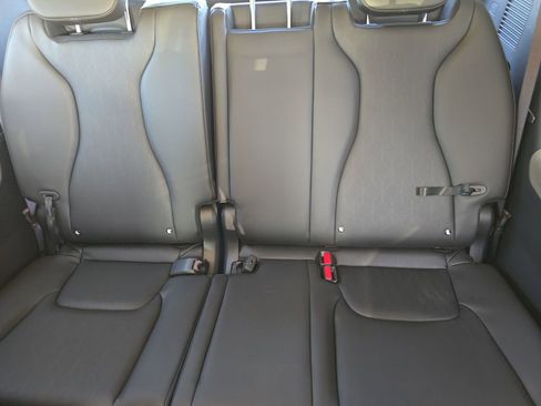 New 2026 Kia Carnival EX FWD image 17