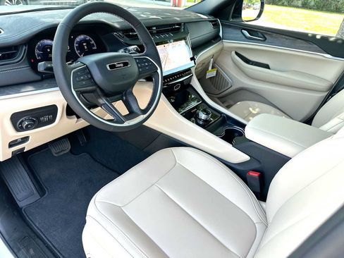 New 2026 Jeep Grand Cherokee L Limited RWD image 18