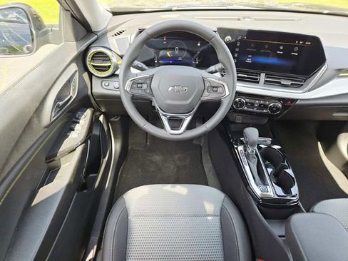 New 2026 Chevrolet Trax LT w/ Driver Confidence Package FWD image 7