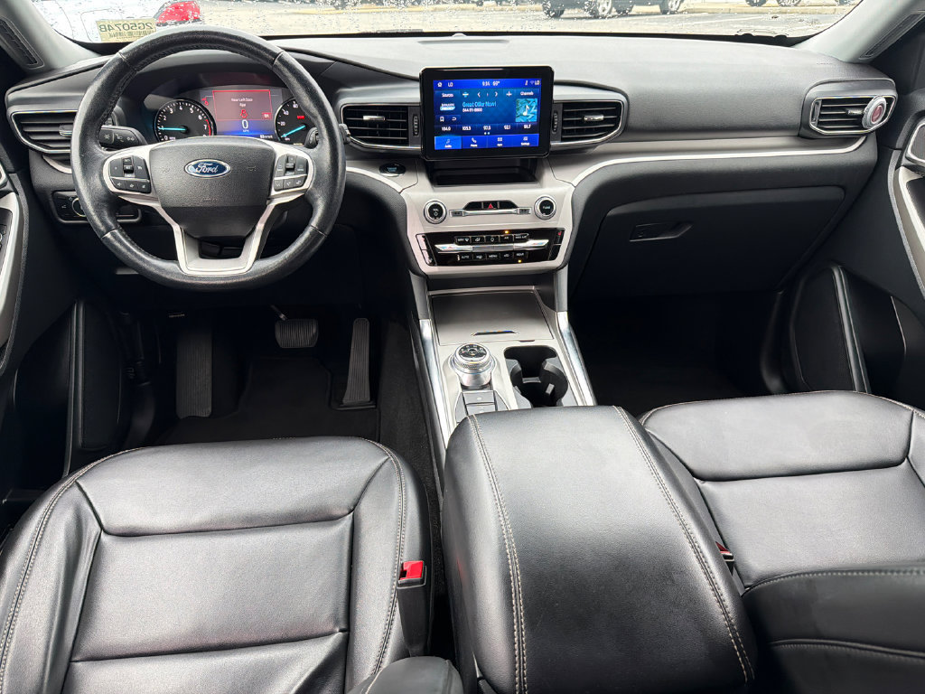 Used 2023 Ford Explorer XLT w/ Equipment Group 202A AWD/4WD image 23