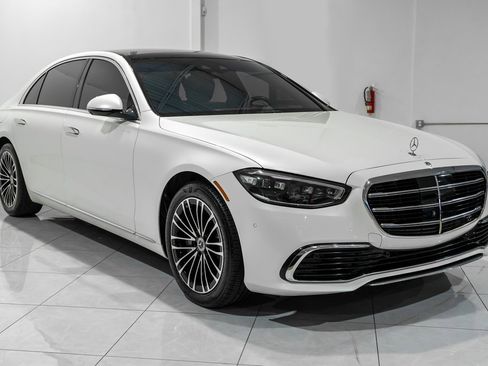 Used 2022 Mercedes-Benz S 580 4MATIC Sedan image 3