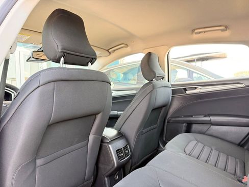 Used 2019 Ford Fusion SE FWD image 15