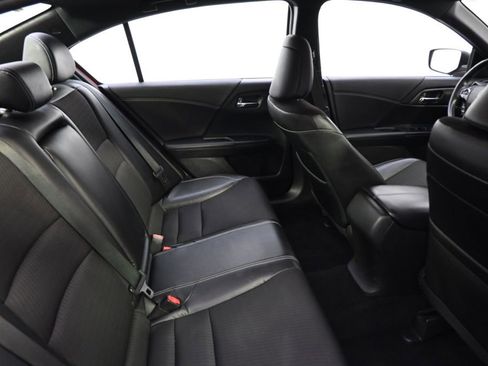 Used 2016 Honda Accord Sport image 13