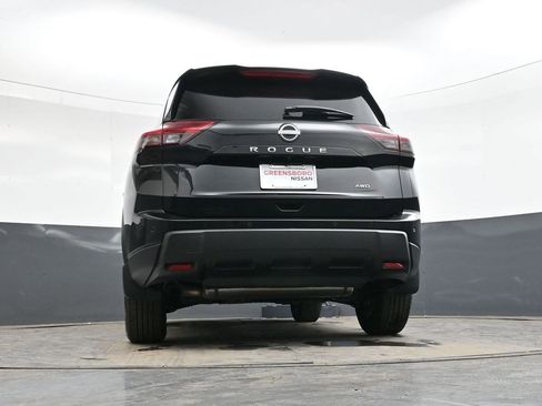 Used 2024 Nissan Rogue S image 35