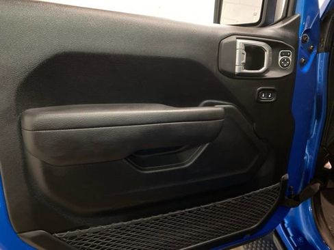 Used 2024 Jeep Wrangler Unlimited image 13