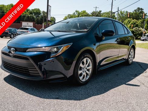 Certified 2025 Toyota Corolla LE FWD image 3