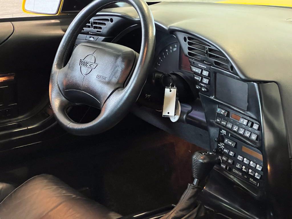 Used 1995 Chevrolet Corvette Convertible RWD image 27