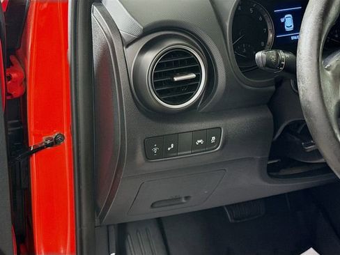 Used 2019 Hyundai Kona SEL AWD/4WD image 12