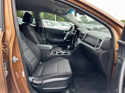 Used 2020 Kia Sportage LX AWD/4WD image 32