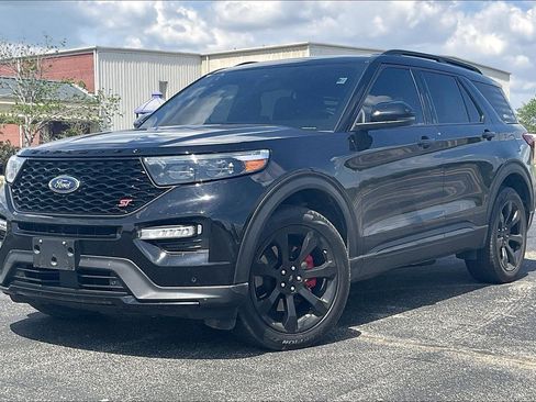 Used 2024 Ford Explorer ST w/ Equipment Group 401A image 2