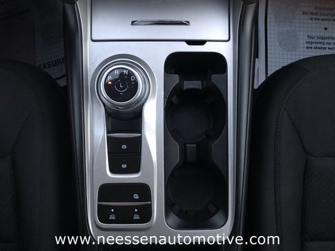 Used 2022 Ford Explorer XLT image 27