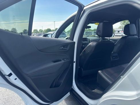 Used 2023 Chevrolet Equinox RS w/ LPO, Floor Liner Package FWD image 33