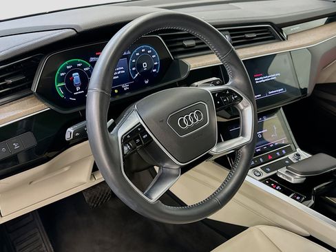 Used 2021 Audi e-tron Premium w/ Convenience Plus Package AWD/4WD image 18