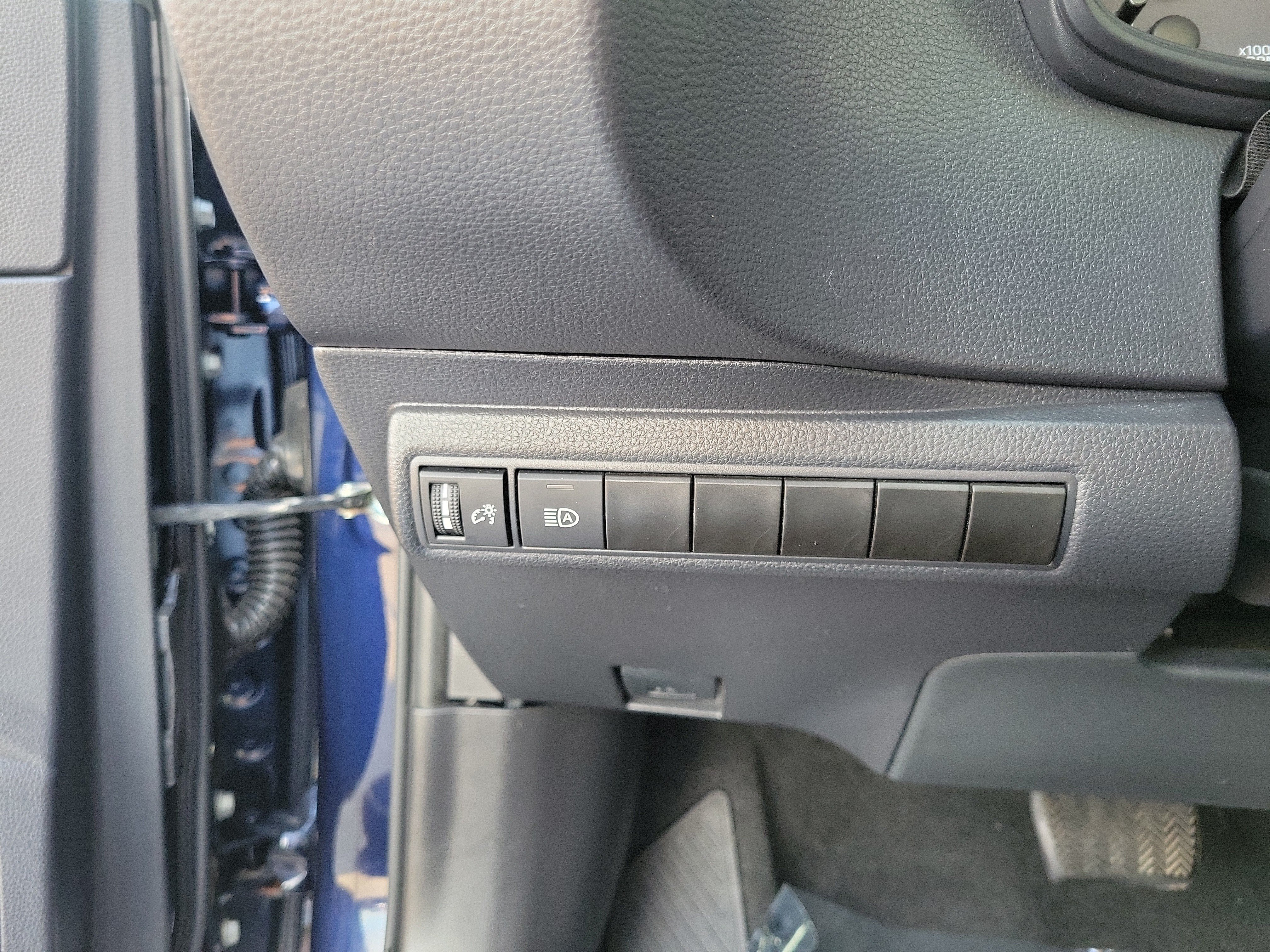 Used 2024 Toyota Corolla LE FWD image 20