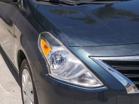 Used 2016 Nissan Versa S FWD image 4