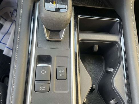 Used 2024 Nissan Pathfinder SL w/ SL Premium Package image 19