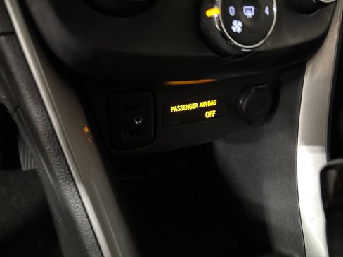 Used 2018 Chevrolet Trax LS AWD/4WD image 16