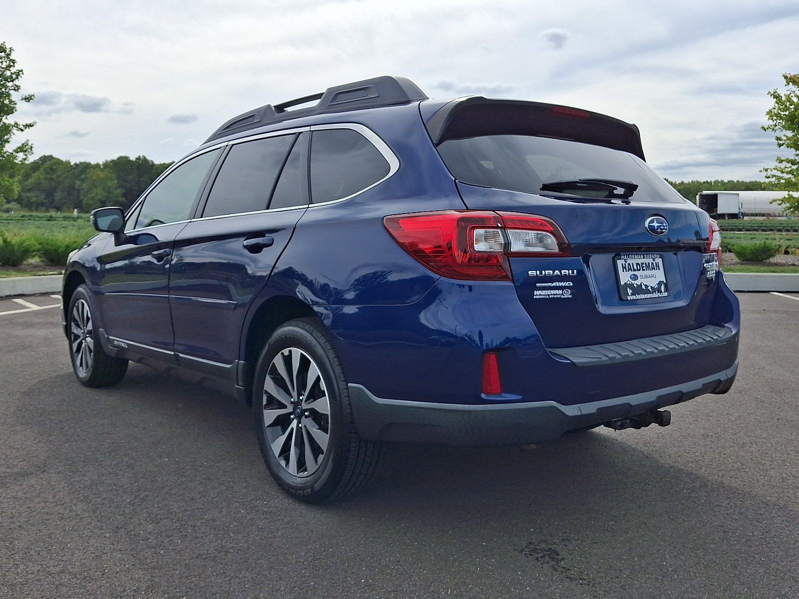 Used 2015 Subaru Outback 2.5i Limited AWD/4WD image 5